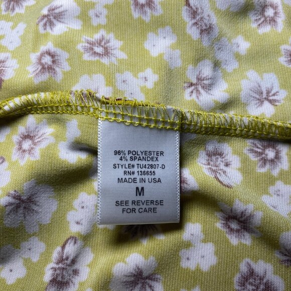Beacon Apparel Womens M Flutter Sleeve Knit Blouse Yellow Floral Stretch EUC - Picture 4 of 8